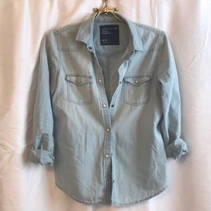 American Eagle denim button down shirt